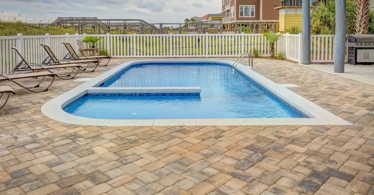 Permis de construire pour piscine coque : démarches et