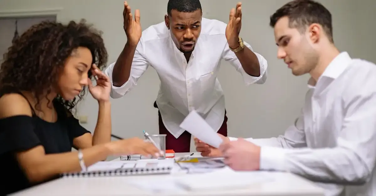 Voisin ne respecte pas permis de construire : que faire ?
